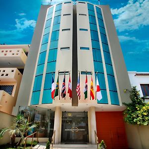 Embajadores Hotel